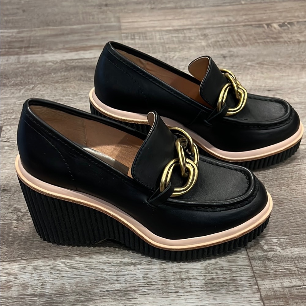 Elegant Black Loafers with Gold Accent